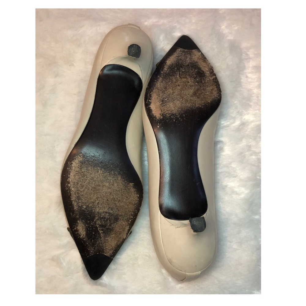 Authentic Stuart Weitzman Kitten Heel - image 5